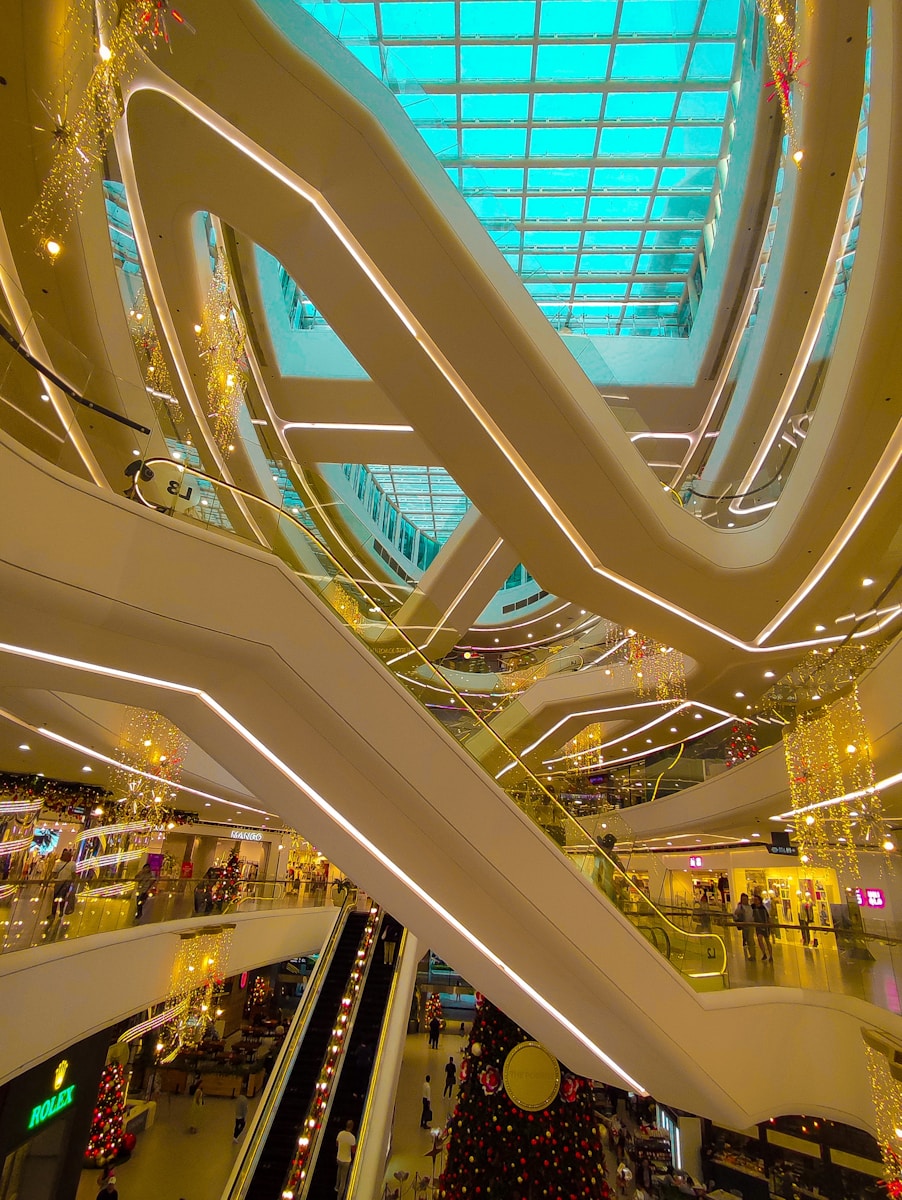 A picture of a large mall in the Philippines